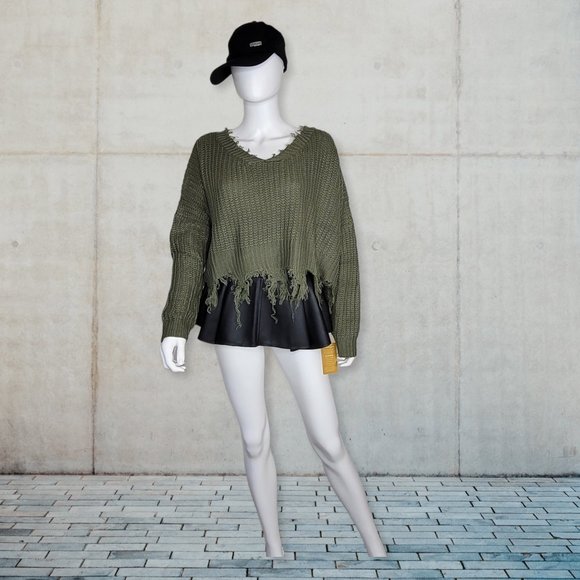 Leather Vintage Style Suspender Belt, Distressed Sweater, and Peplum Ski… - Picture 12 of 12